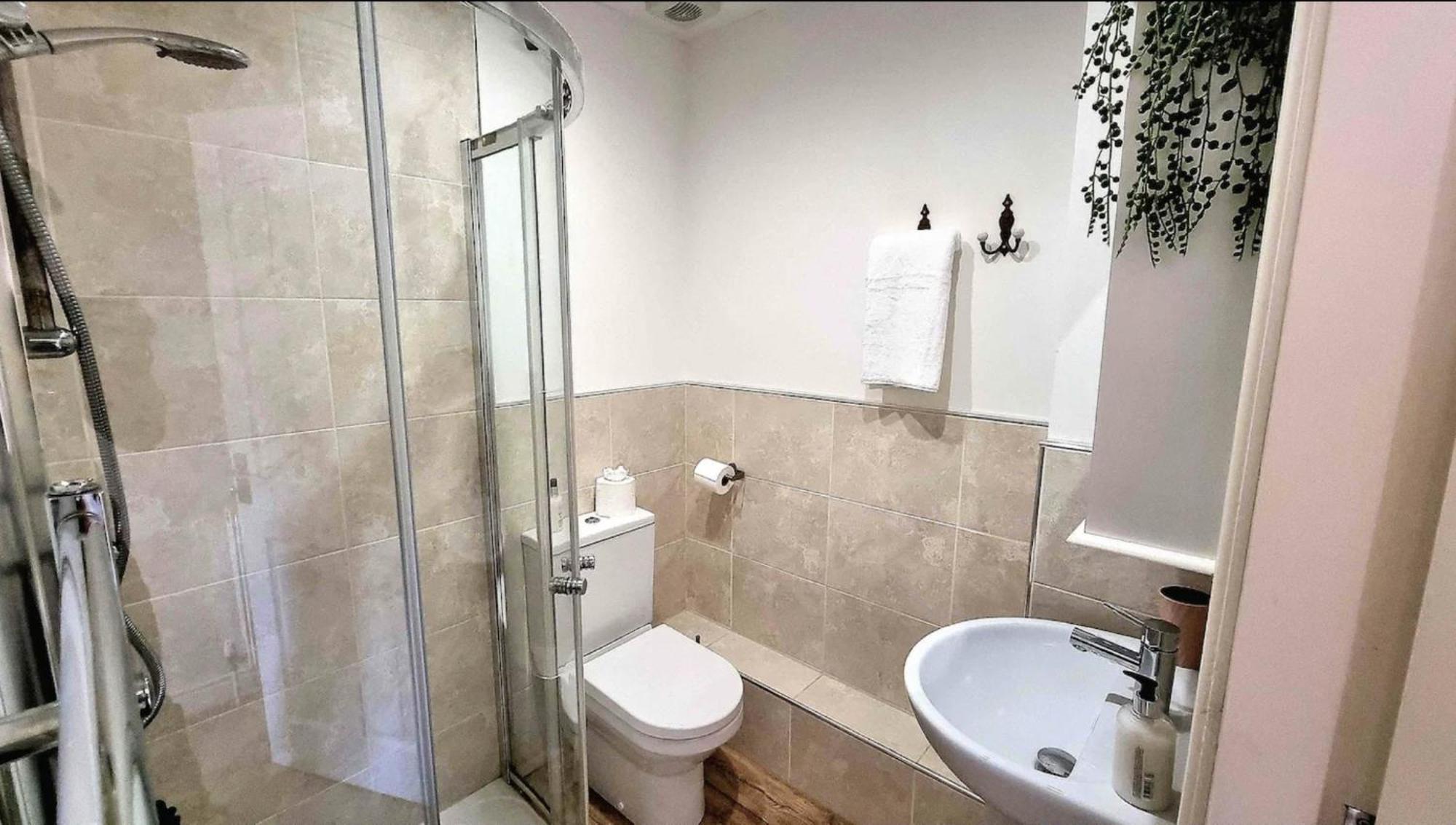 Top Floor Double En-Suite Br Apartment Central Matlock Matlock  Exterior photo
